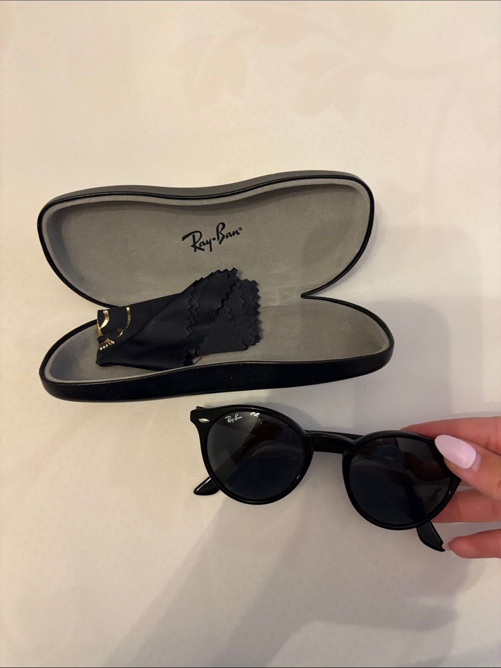 Ray-Ban Black Sunglasses